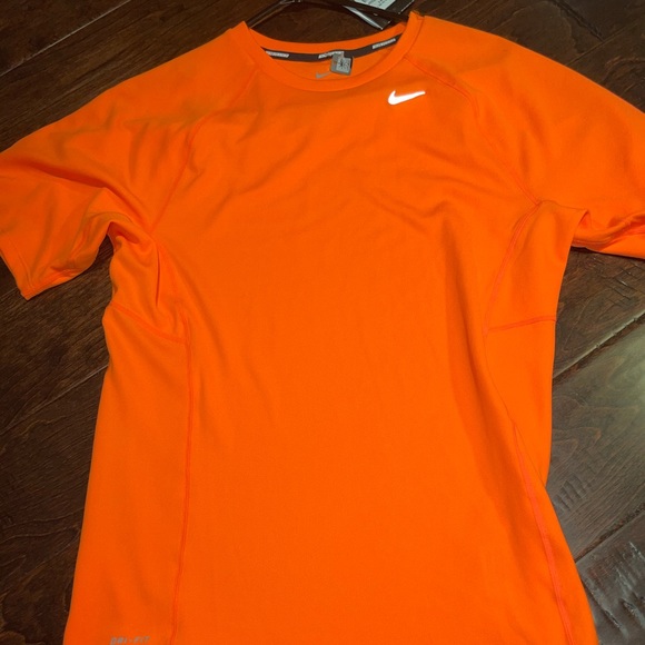 t shirt nike